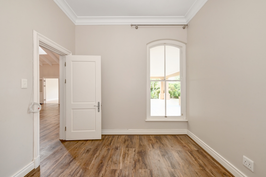 To Let 4 Bedroom Property for Rent in Constantia Western Cape